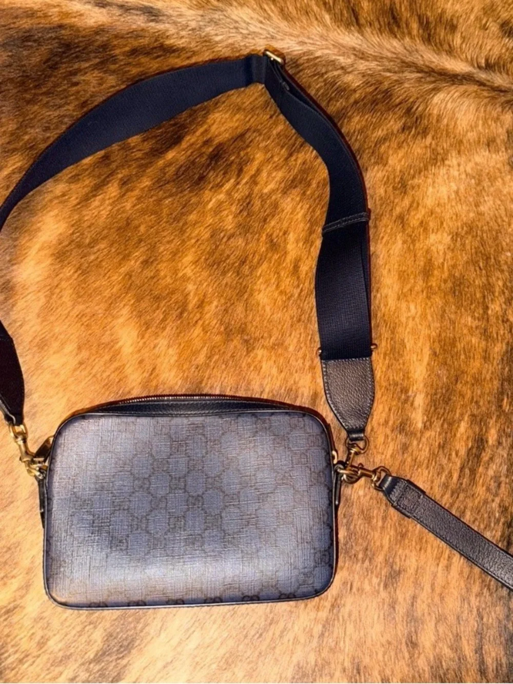 Gucci GG Supreme Crossbody Bag 699439 Navy Blue Canvas Leather Authentic